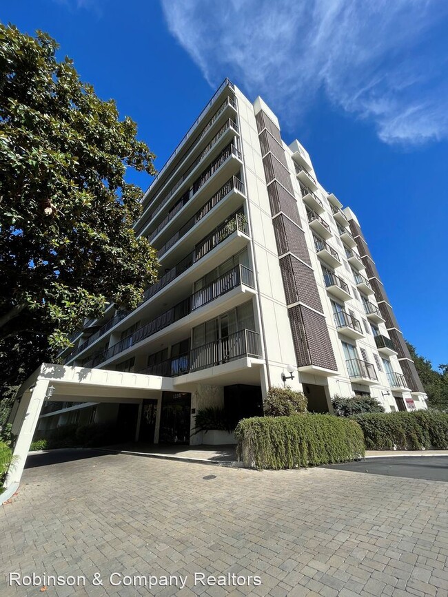 Foto del edificio - 2 br, 2 bath House - 1330 University Drive...