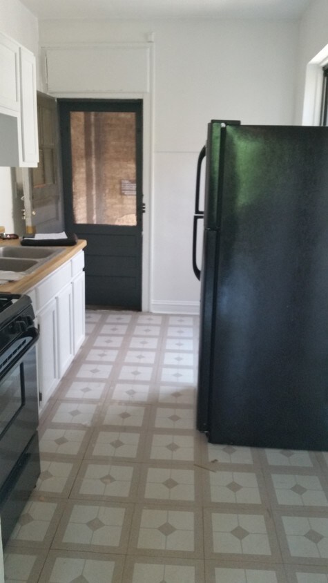 Primary Photo - 2BR Hyde Park Unit - FREE Heat! Top FL!!