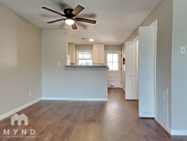 Foto del edificio - 10010 Neuens Rd