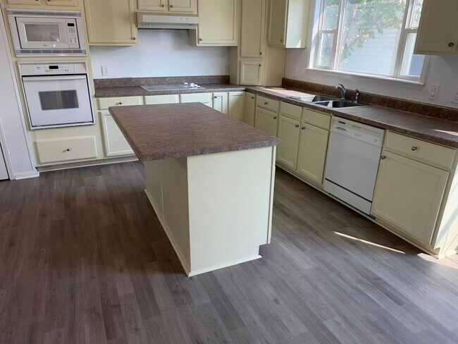 Foto del edificio - 11052 Richardo Ln