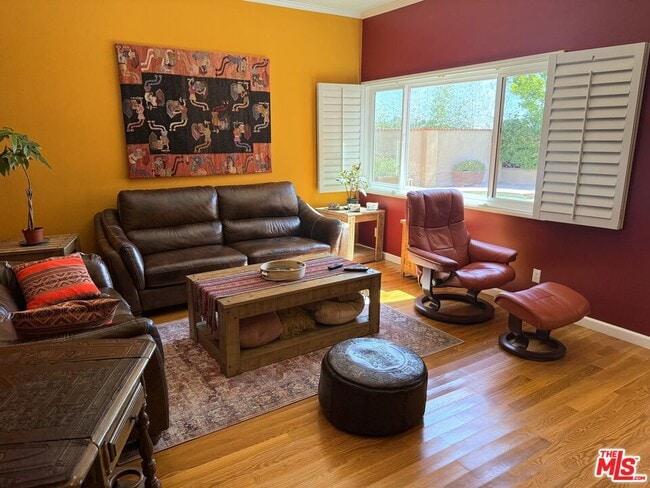 Foto del edificio - 3106 Voltaire Dr