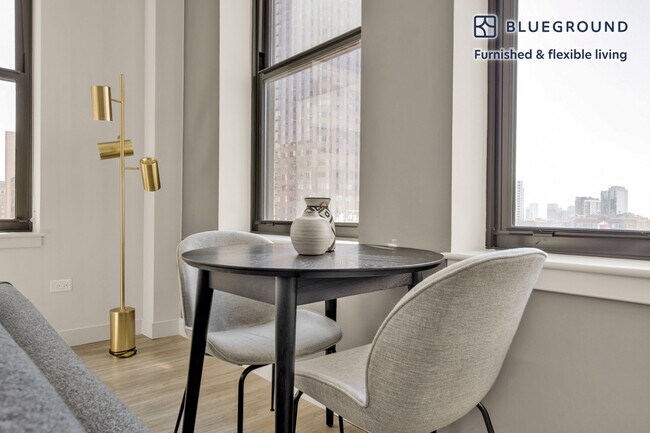 Foto del edificio - 330 S Wells St