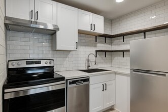 Building Photo - 1606 E Catalina Dr