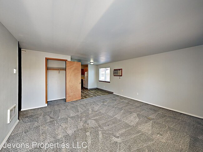 Building Photo - 907 S 4th Ave