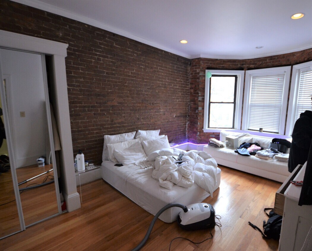 Primary Photo - 59 Westland Ave