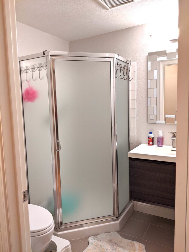 Bathroom - 121 Pacchetti Way