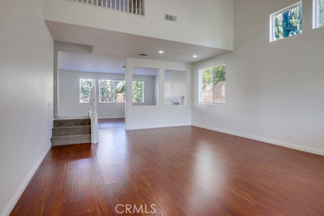 Foto del edificio - 321 N Riley Ct