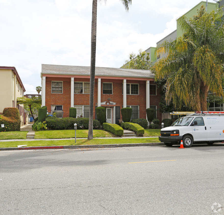 Building Photo - 680 S Catalina St