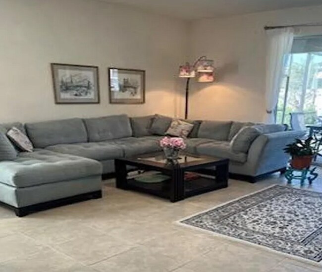 Building Photo - 10429 MacFarlane Pl