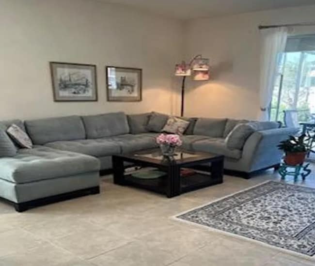 Foto del edificio - 10429 MacFarlane Pl