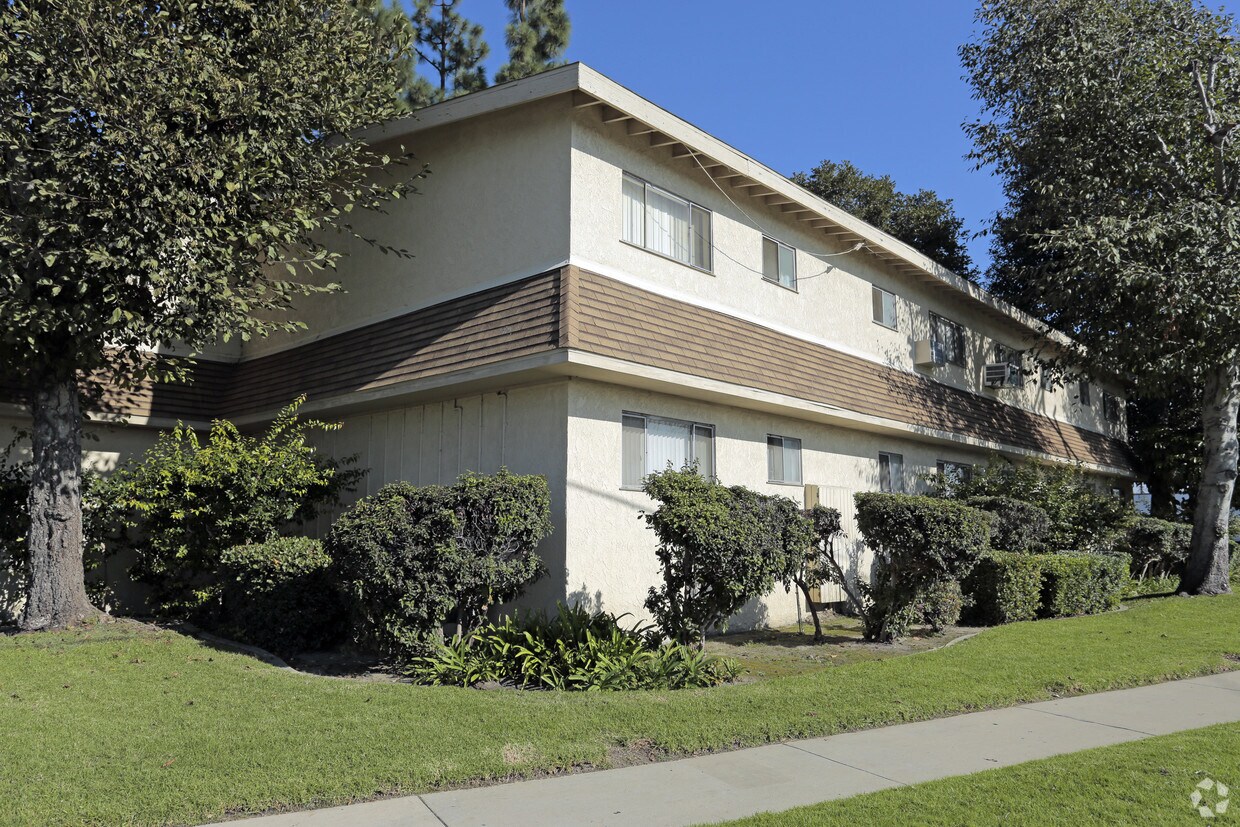Carlton Park Apartments Alquileres en Bellflower, CA