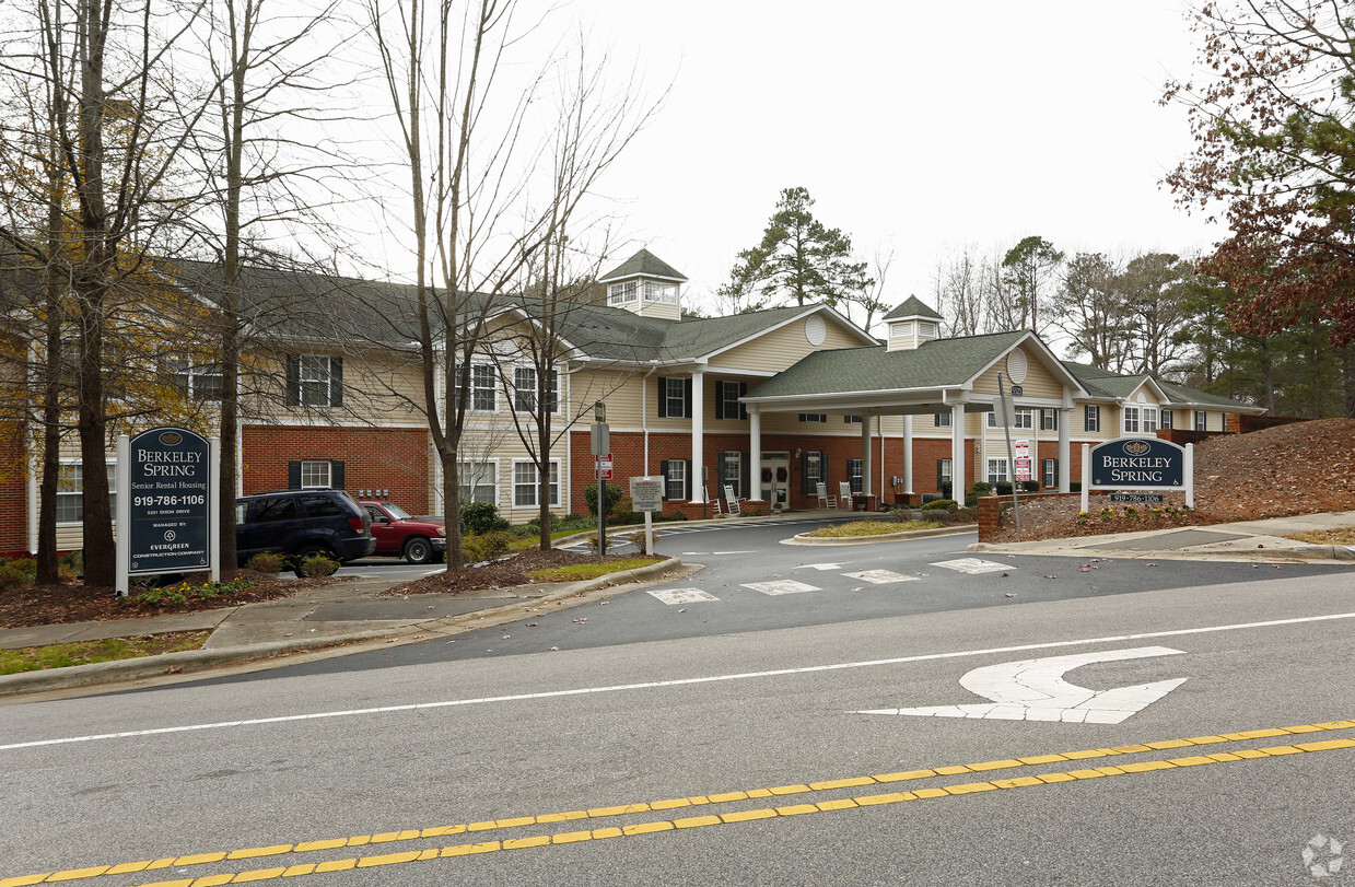 Foto principal - Berkeley Spring Apartments