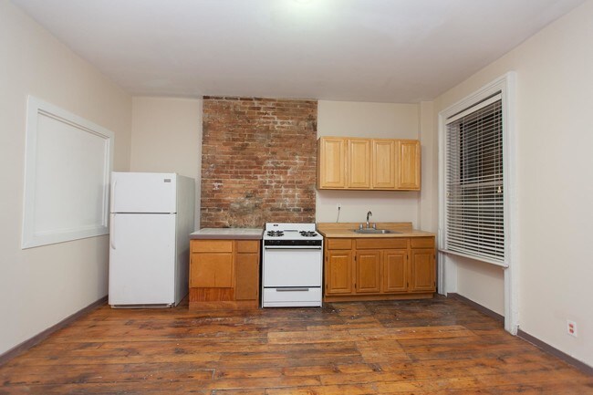 Building Photo - 116 Berry Street