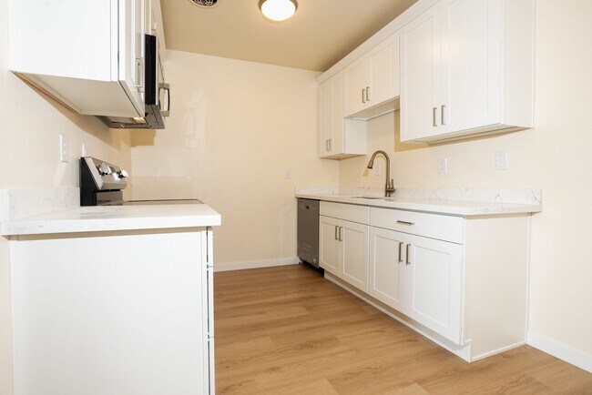 Foto del edificio - 3421 23rd Ave W