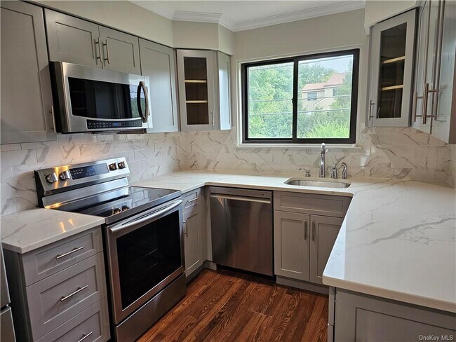 Foto del edificio - 9 Briarcliff Dr S