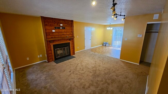 Foto del edificio - 709 Terrace Ct