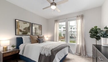 Building Photo - Madison Ridge