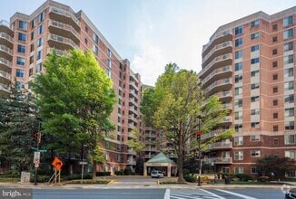 Building Photo - 7500 Woodmont Ave
