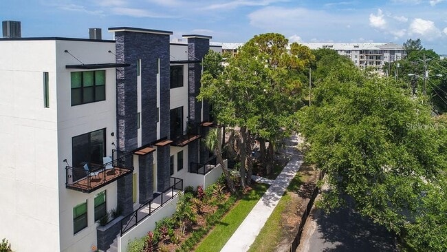 Building Photo - 4810 W McElroy Ave