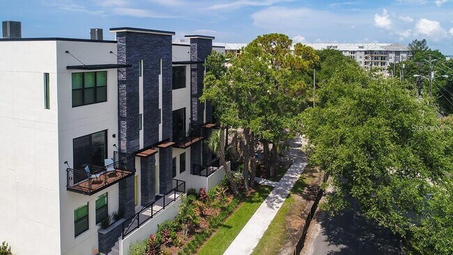 Foto del edificio - 4810 W McElroy Ave