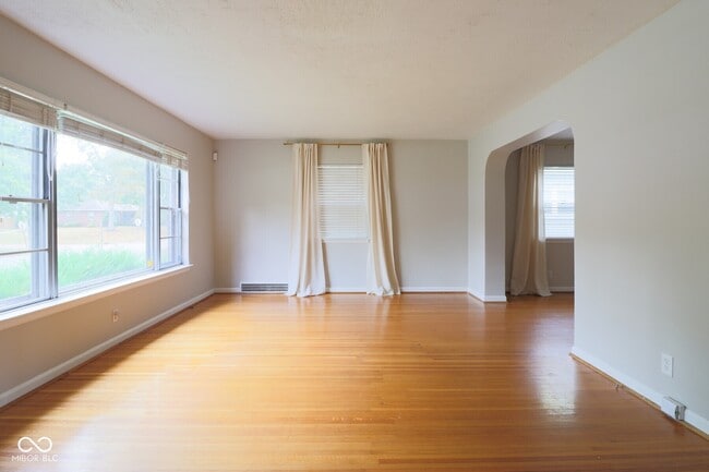 Building Photo - 5608 Indianola Ave