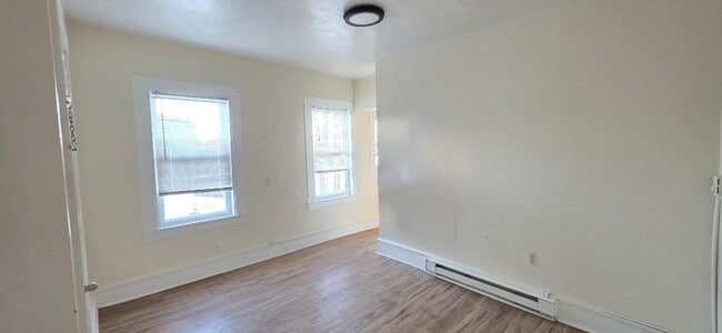 Building Photo - 18 Linden St