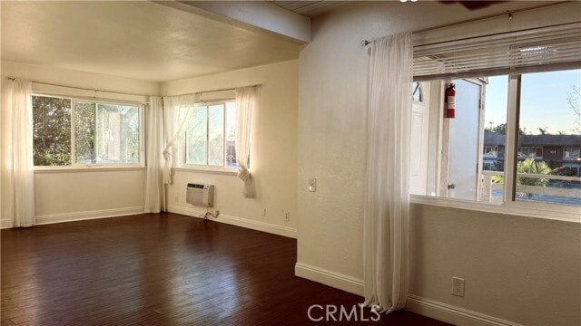 Foto del edificio - 212 S Kraemer Blvd