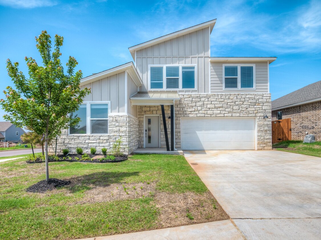 Primary Photo - Beautiful New Construction Home in Edmond