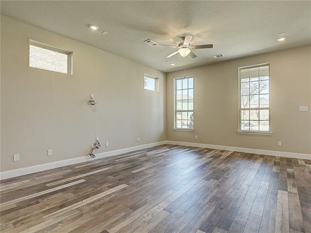 Foto del edificio - 1372 Elaine Dr