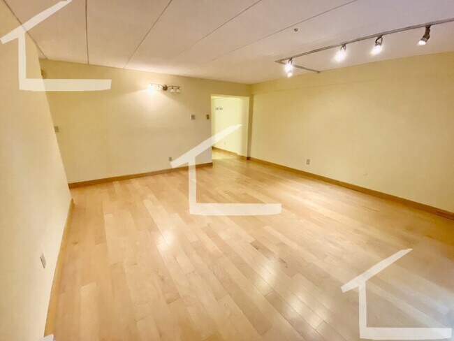 Foto del edificio - 150 Pleasant St