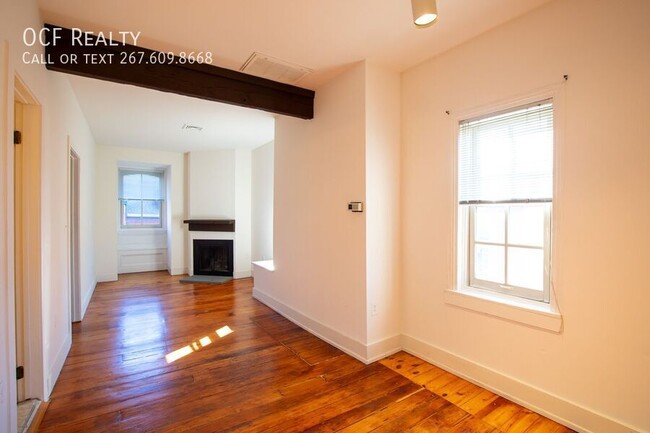 Building Photo - One Bed Washington Square Apartment