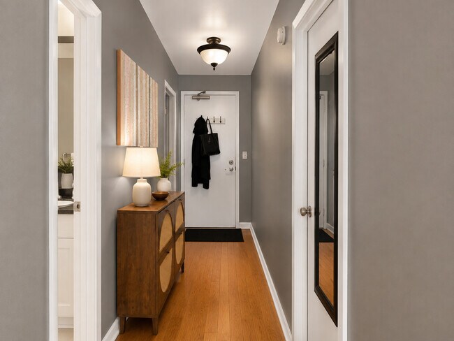 Foto del edificio - 3033 N Sheridan Rd