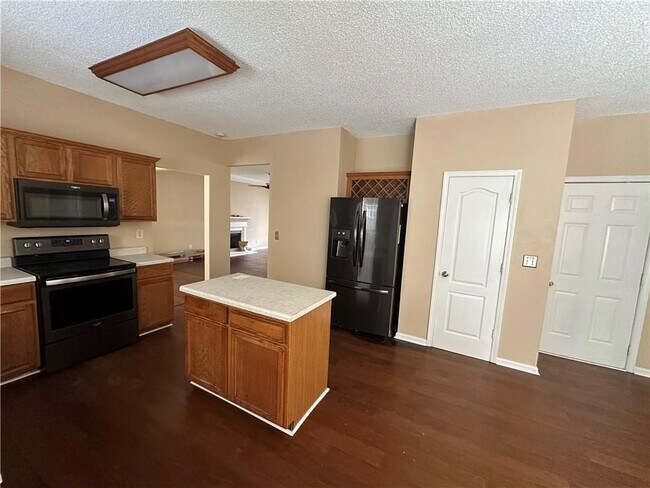 Foto del edificio - 3731 Walnut Creek Way