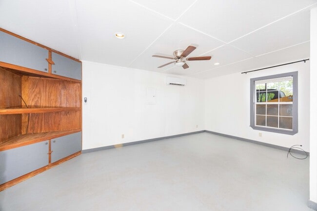 Building Photo - 499 Co Rd 342