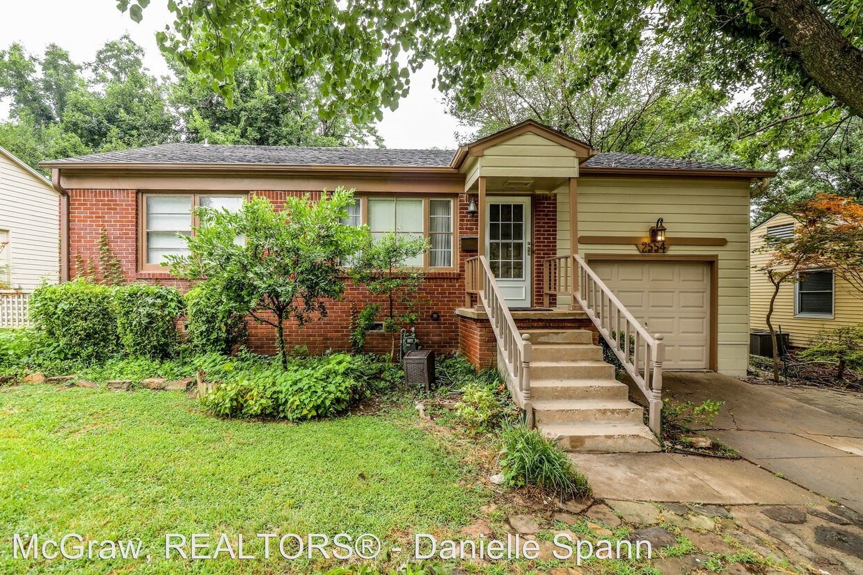 Primary Photo - 4 br, 2.5 bath House - 2554 E 17th Street