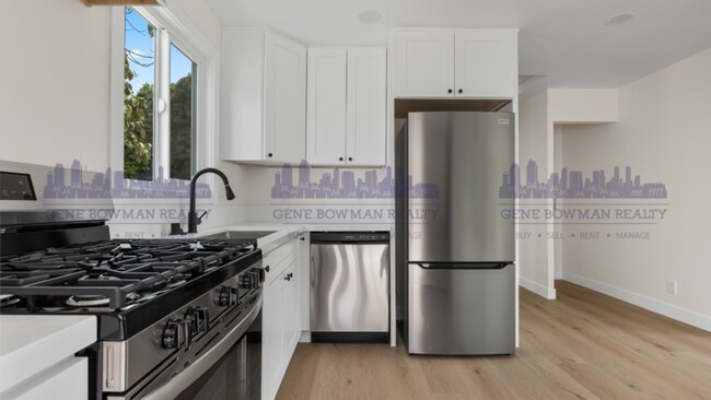 Foto del edificio - 2251 Dunlop St