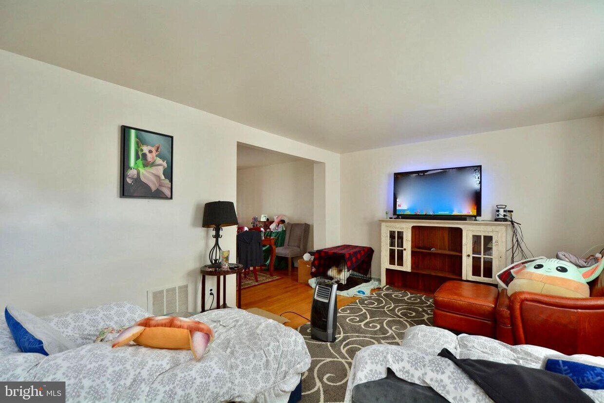 Primary Photo - 1731 Price St