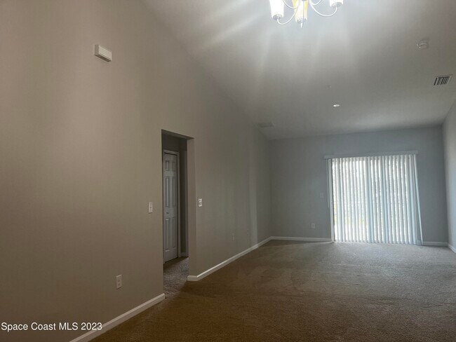 Foto del edificio - 4017 Meander Pl