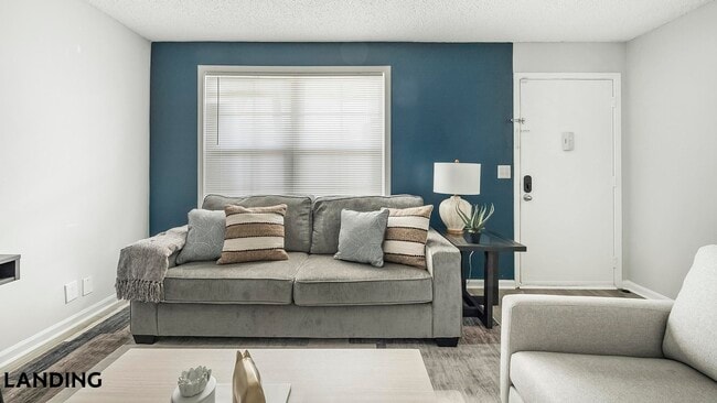 Building Photo - 231 New Shackle Island Rd