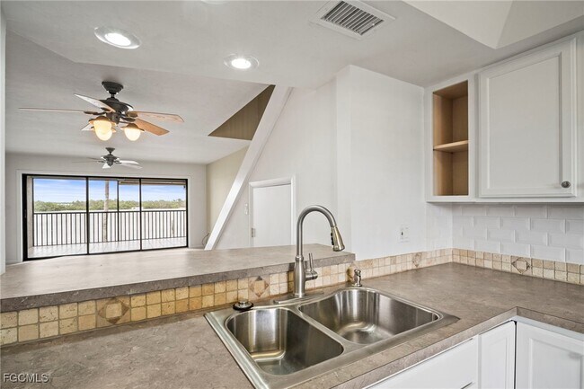 Foto del edificio - 894 Buttonwood Dr