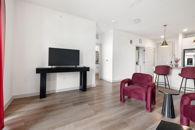 Foto del edificio - 1301 Leah Ave