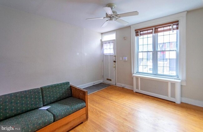 Building Photo - 833 N Newkirk St