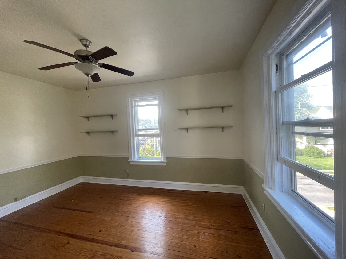 Living room - 220 E Glenside Ave