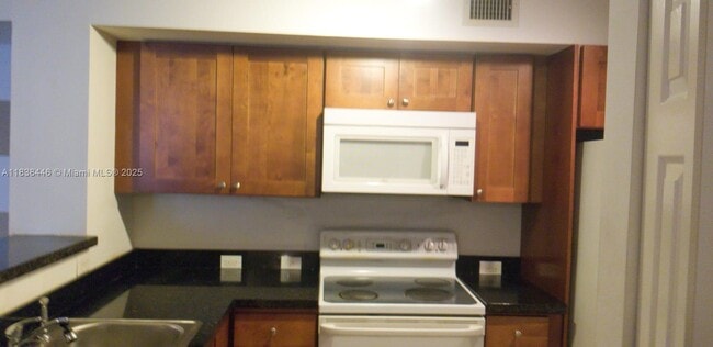 Foto del edificio - 11145 SW 6th St