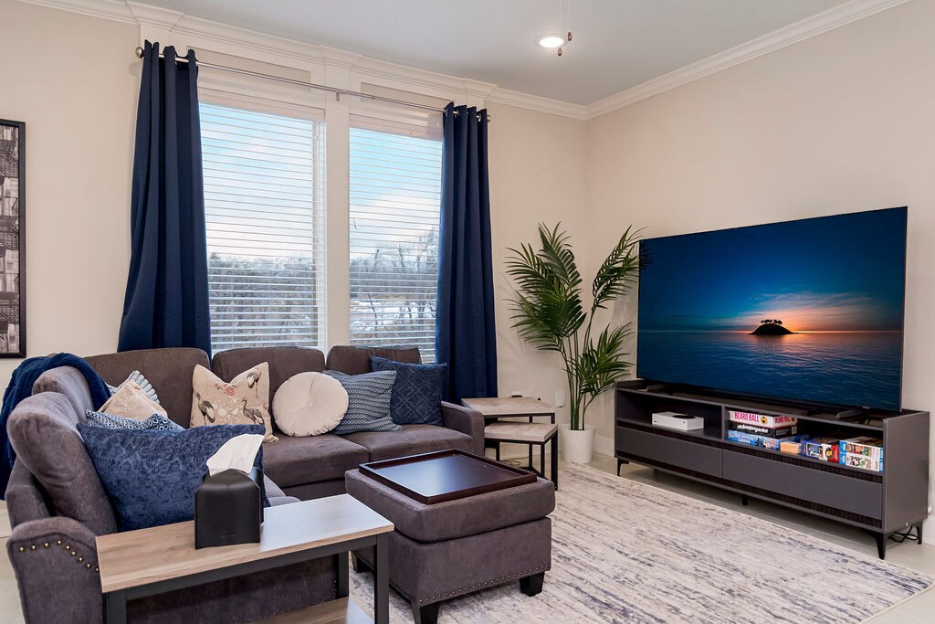 Foto principal - 7416 Grand Slam St