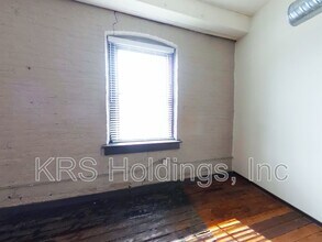 Building Photo - 110 S 15th St