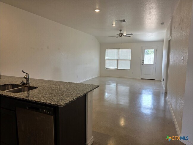 Building Photo - 1317 Concord Dr