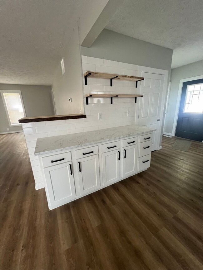 Building Photo - 3 Bedroom Home