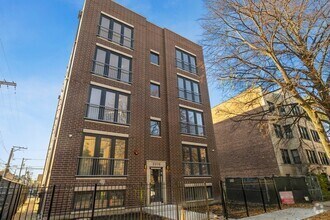 Building Photo - 3216 N Karlov Ave