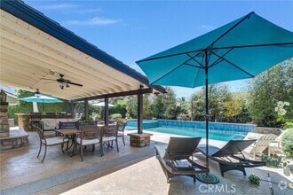 Building Photo - 31125 Via Solana